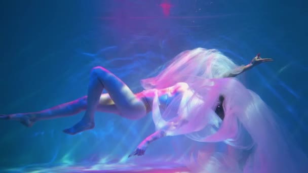 Slow Motion Girl White Dress Underwater — 图库视频影像