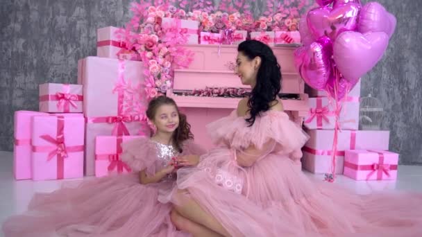 Beautiful Mother Daughter Dressed Pink Identical Dresses Balloons — Video Stock