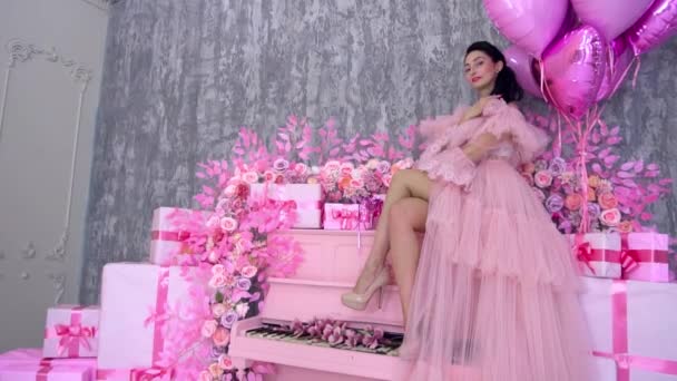 Slow Motion Beautiful Woman Pink Dress Piano — Video