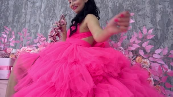 Slow Motion Beautiful Young Brunette Pink Luxurious Dress — Vídeo de Stock