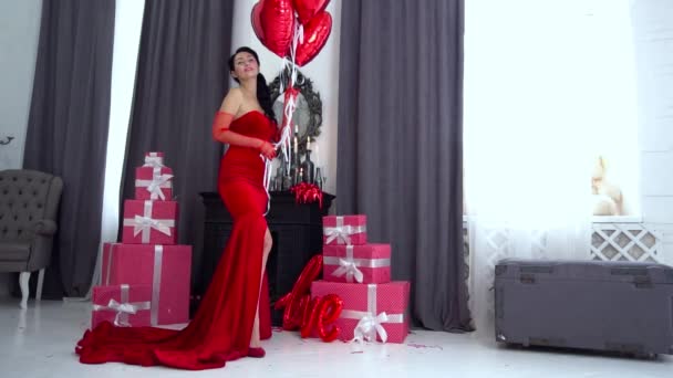 Slow Motion Woman Valentine Day Balloons Gift Box Symbol Love — Stok video