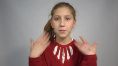 4k beautiful young woman suffering from heat