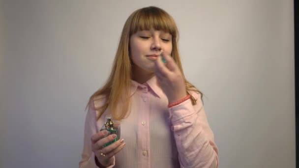 Beautiful Young Woman Bottle Perfume Gray Background — Videoclip de stoc