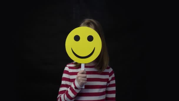 Person Looks Curiously Happy Emoticon Diverse Emotional State — Vídeos de Stock