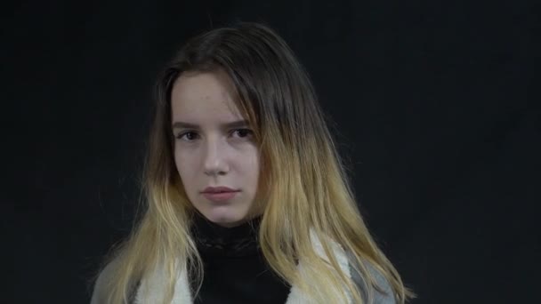Please Quiet Positive Teenager Girl Shushing Silence Gesture — Vídeo de Stock
