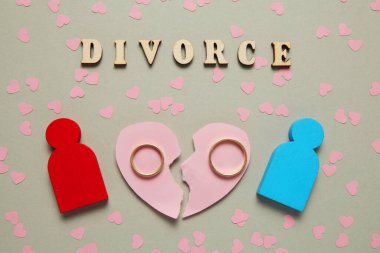 Kırık kalp ve iki altın yüzük. İnsanlar boşanır, aşık olur ve anlaşmazlık yaşar.