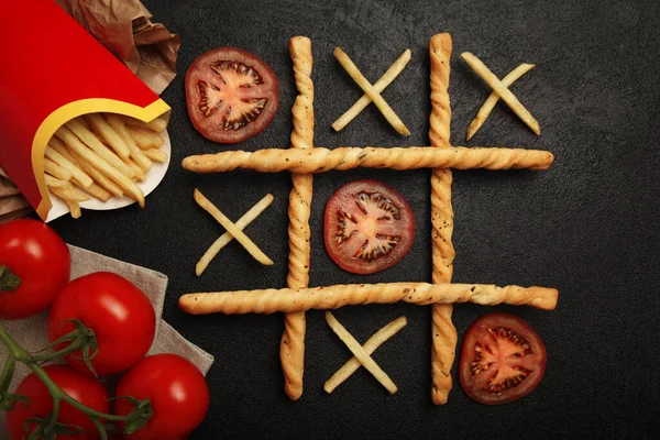 Game Tic Tac Toe French Fries Tomatoes Choosing Healthy Unhealthy — Stock Photo, Image