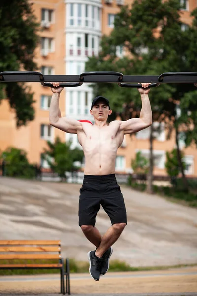 Jonge Europese Atleet Met Blessures Traint Buiten Kinesiologie Therapeutisch Kinesio — Stockfoto