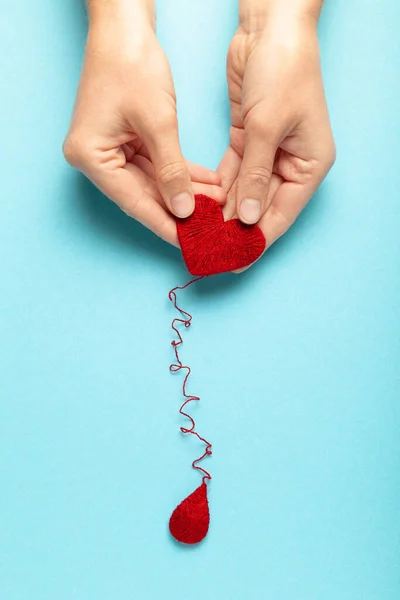 Doador Sangue Mãos Com Coração Vermelho Gota Doação Médica Transfusão — Fotografia de Stock