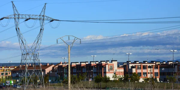 Ciudad Panorámica Con Líneas Eléctricas — Foto de Stock