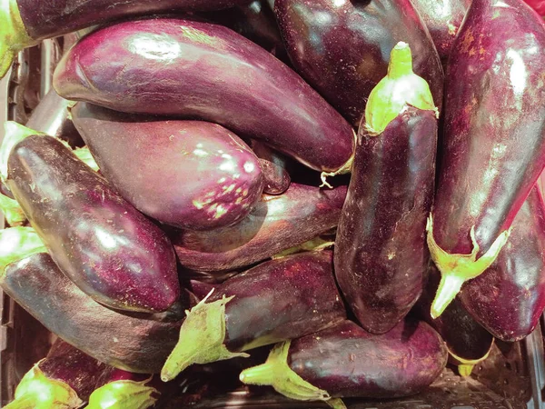 Pile Aubergines Greengrocer — Stock Photo, Image