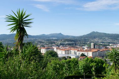 Vigo 'nun panoramik manzarası, Galiçya yazın.