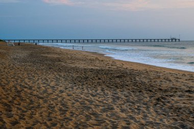 Sabahın erken saatlerinde Outer Banks 'teki Olde Duck plajında çekilmiş bir fotoğraf..