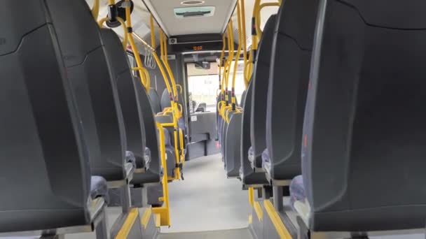 Os assentos de cor cinza do ônibus em Helsinque Finlândia — Vídeo de Stock