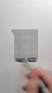 İlerleme çubuğunun göstergesi olarak kullanılan mor kalem