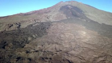 Tenerife İspanya 'daki kel dağa yakından bak.