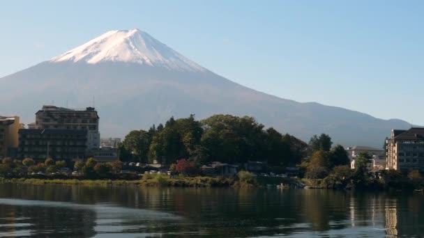 Croisière sur le lac Kawaguchi et la vue sur le mont. Fuji au Japon — Video