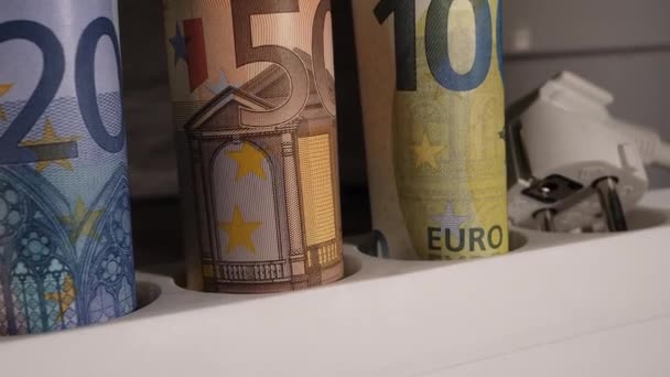 Primo piano colpo di valuta all'interno di una prolunga. Prezzi elevati. — Video Stock