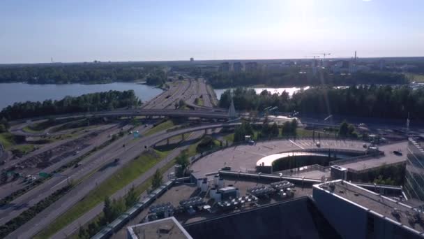 Veduta aerea della città di Lauttasaari attraverso il Mar Baltico a Helsinki Finlandia — Video Stock