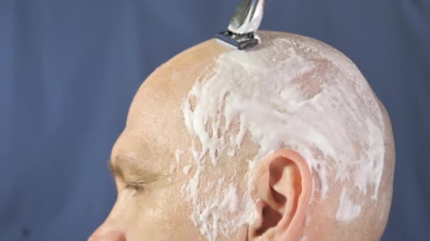 L'altro lato della testa con la crema da barba bianca — Video Stock