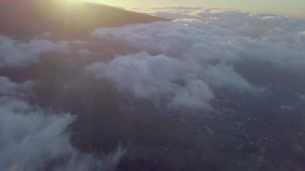 스페인 테네리페에 있는 엘 타이데 화산의 공중 풍경 — 비디오
