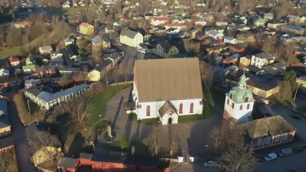 Finlandia Diciembre 2020 Toma Aérea Más Cercana Iglesia Evangélica Luterana — Vídeos de Stock