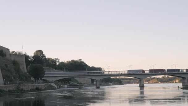 Estonie Août 2020 Long Pont Traversant Poste Contrôle Rivière Narva — Video