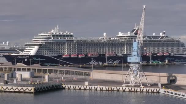 Tallinn Estonia Oktober 2021 Tembakan Kapal Pesiar Idyllic Pelabuhan Tallinn — Stok Video