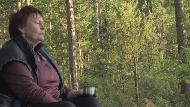 Tall Trees Back Lady Espoo Finland While Taking Her Tea — Stockvideo