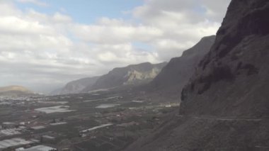 İspanya 'nın Tenerife kentindeki Kanarya Adaları' nın dağ manzarası.