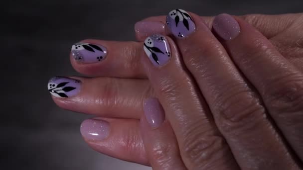 Een Close Van Mooie Nagels Van Een Blanke Dame Manicure — Stockvideo