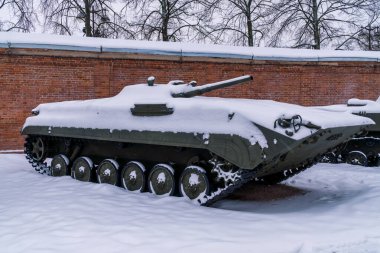 - Rusya. Kronstadt, 28 Ocak 2022. Piyade aracı BMP-1 Patriot Park 'ta.