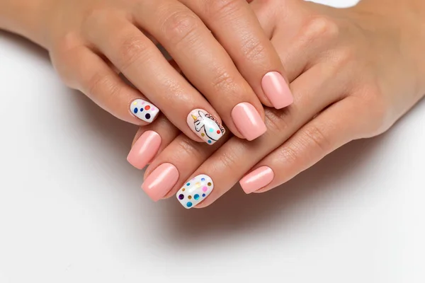 Zachte Roze Manicure Met Geschilderde Eenhoorn Vingers Confetti Vierkante Nagels — Stockfoto