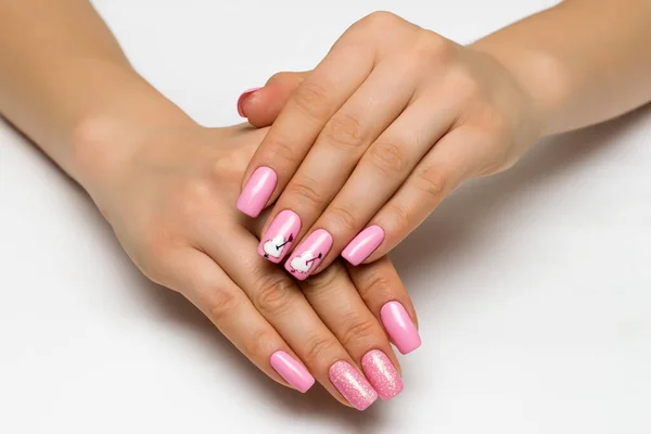 Zachtroze Manicure Met Glitters Met Geschilderde Harten Pijlen Vierkante Lange — Stockfoto