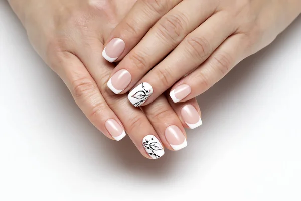 Bruiloft Manicure Franse Manicure Klassieke Nagels Bladeren Getekend Naamloze Nagels — Stockfoto