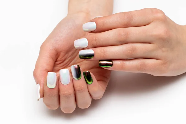 Świąteczny Manicure Biały Masaż Kwadratowe Paznokcie Zbliżenie Czarno Zielony Manicure — Zdjęcie stockowe