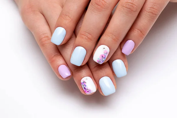 Bruiloft Manicure Lichtblauw Lila Witte Manicure Korte Vierkante Nagels Met — Stockfoto