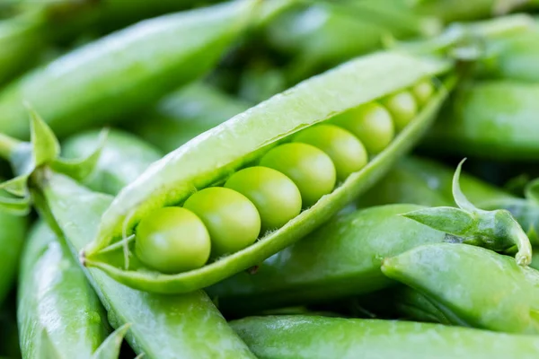 Piselli Verdi Primo Piano Piselli Freschi Verdi Baccelli Piselli Cibo — Foto Stock