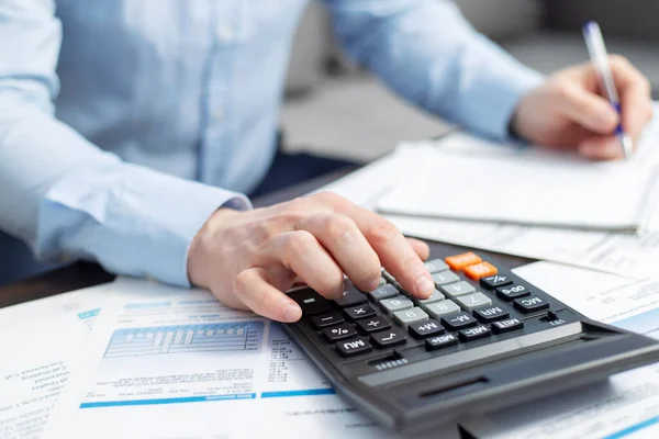 Man Bills Calculator Businessman Using Calculator Calculate Bills Table Office — Stock Photo, Image