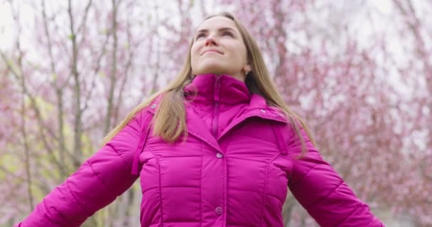 Calm Beautiful Smiling Young Woman Enjoying Fresh Air Park Outdoors — 비디오