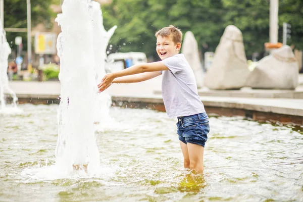 Boy Having Fun Water Fountains Child Playing City Fountain Hot — Stok Foto