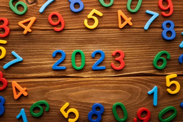 Έγχρωμος Αριθμός 2023 Ξύλινο Φόντο 2023 Ευτυχισμένο Νέο Έτος Σύμβολο — Φωτογραφία Αρχείου