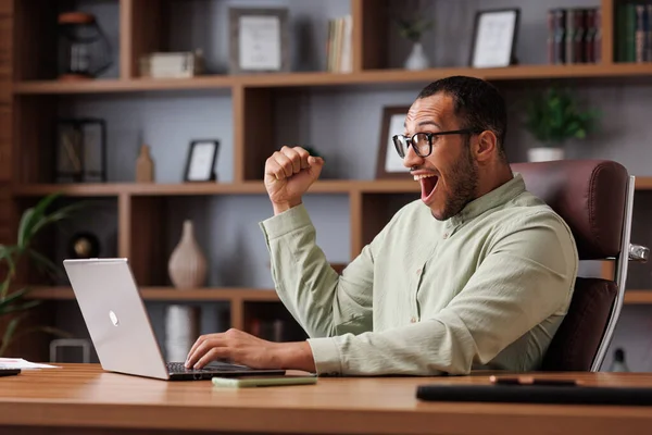Happy African American Businessman Surprised Good News Making Yes Gesture — Foto de Stock