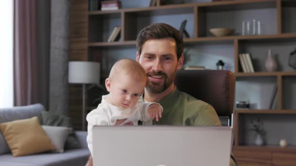 Father Maternity Leave Working Home Office Laptop Small Child His — Stockvideo