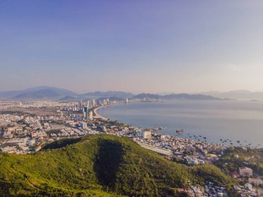 Nha Trang şehrinin hava görüntüsü, insansız hava aracından alınan Vietnam.
