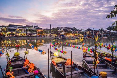 Vietnam 'da antik bir kasaba. Vietnam, Coronovirus COVID 19 karantinasından sonra turistlere tekrar açıldı
