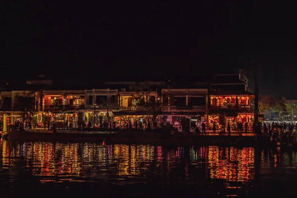 Hoi Una antigua ciudad, Vietnam. Vietnam se abre de nuevo a los turistas después de la cuarentena Coronovirus COVID 19 —  Fotos de Stock