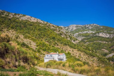 Karadağ 'daki Budva Rivierası' nın panoramik manzarası. Balkanlar, Adriyatik denizi, Avrupa