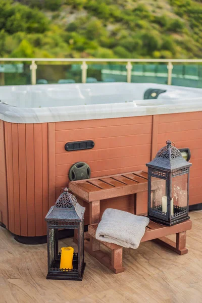 Hot tub with candles ready to take a bath. Valentines day concept — Stock Fotó