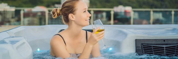 BANNER, LONG FORMAT Portrait of young carefree happy smiling woman relaxing at hot tub during enjoying happy traveling moment vacation life against the background of green big mountains — Stock Photo, Image